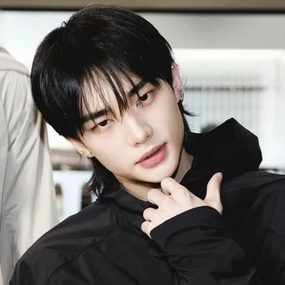 Hyunjin thumbnail