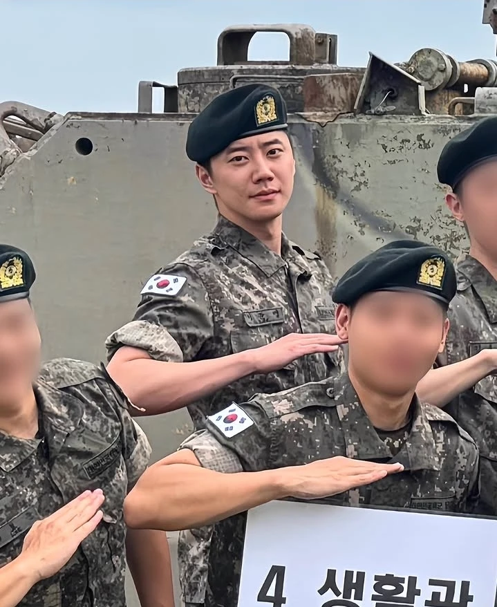 Lee Jun-young thumbnail