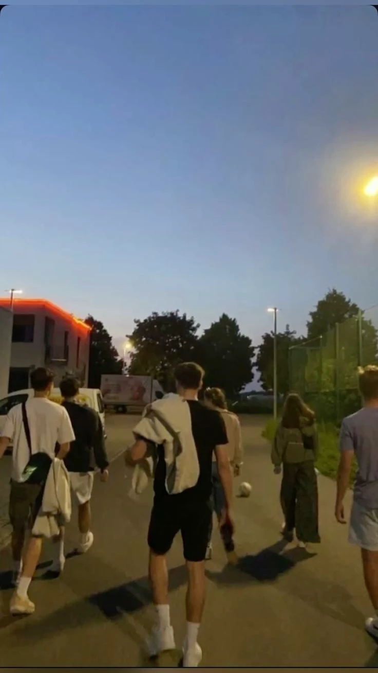 group of friends thumbnail