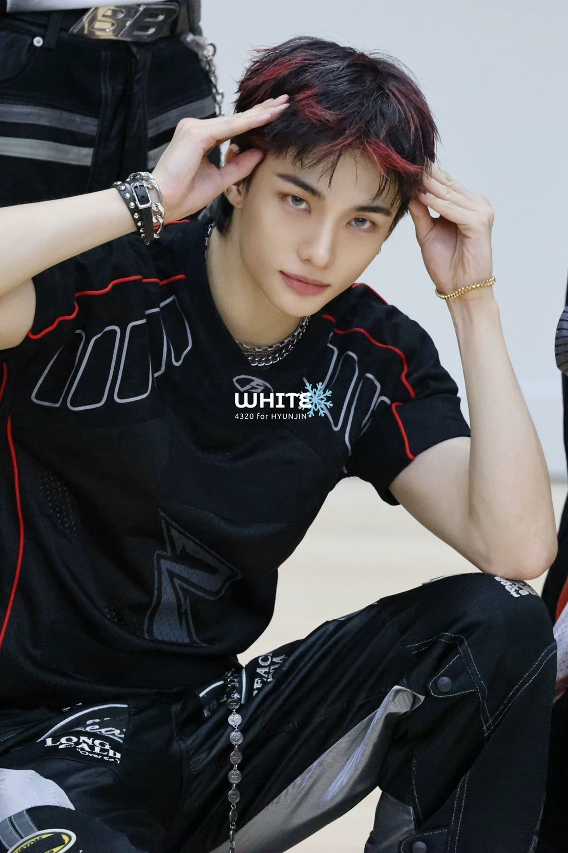 Hwang Hyunjin thumbnail