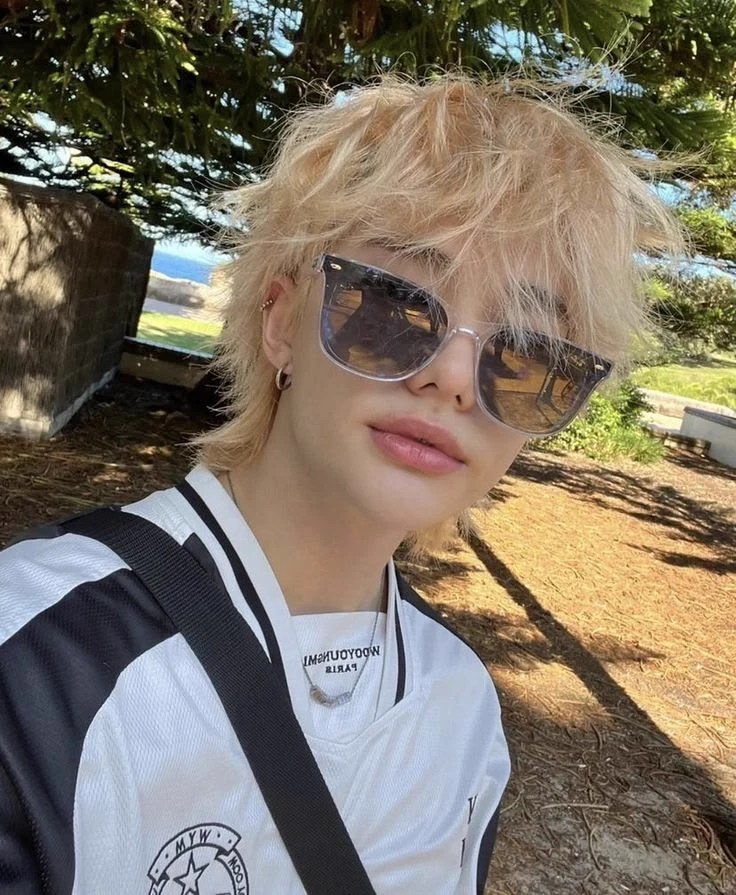 Hwang Hyunjin thumbnail