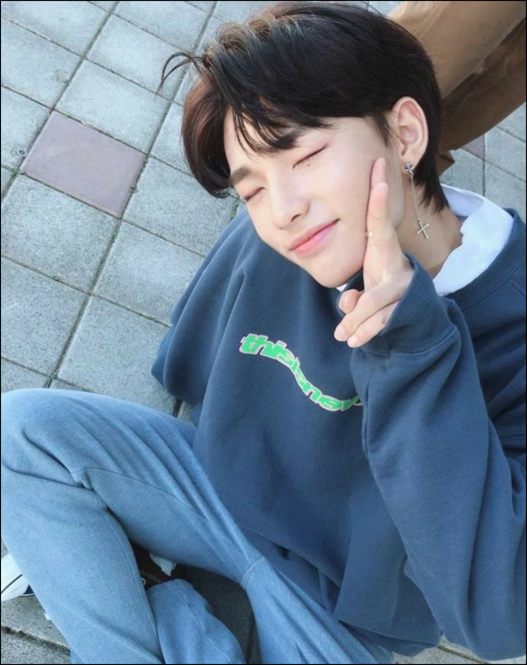 hyunjin thumbnail