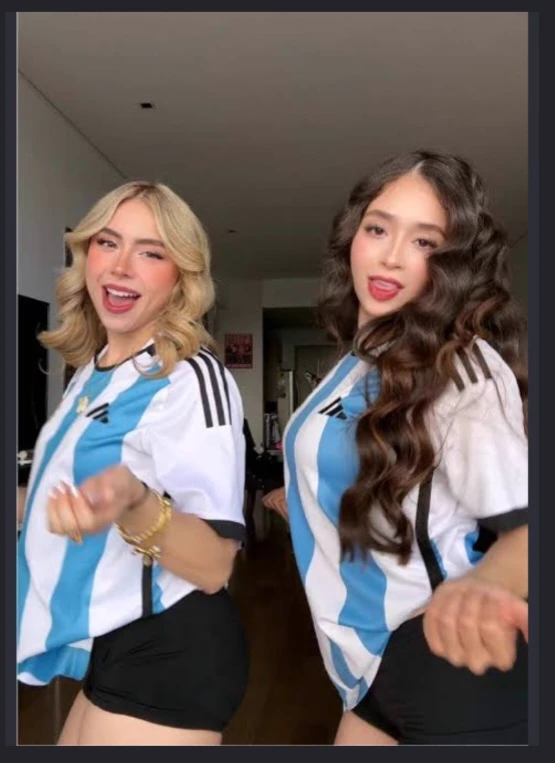 Karen Torres and Yajana Cano thumbnail