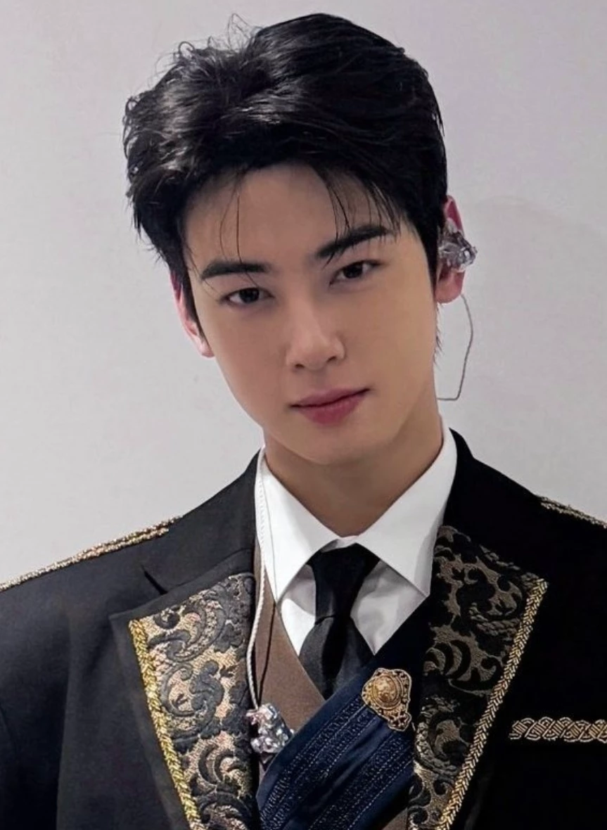 Cha eunwoo thumbnail