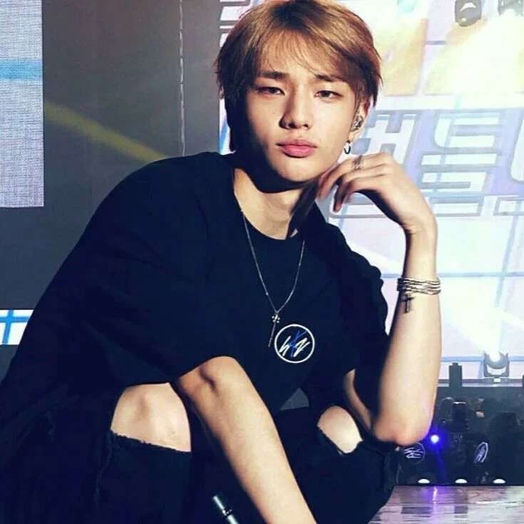 Hwang hyunjin thumbnail