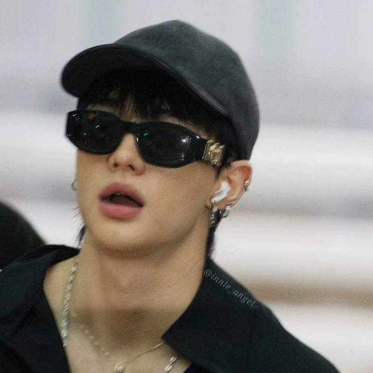 Hwang hyunjin thumbnail