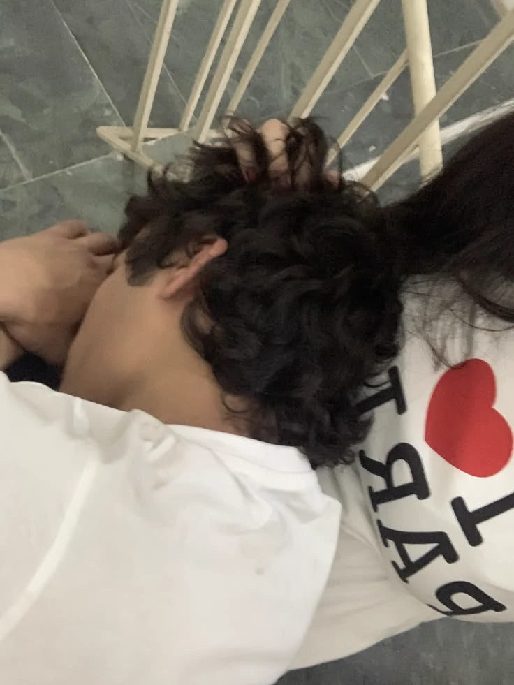 your friend is CRYING?????? thumbnail
