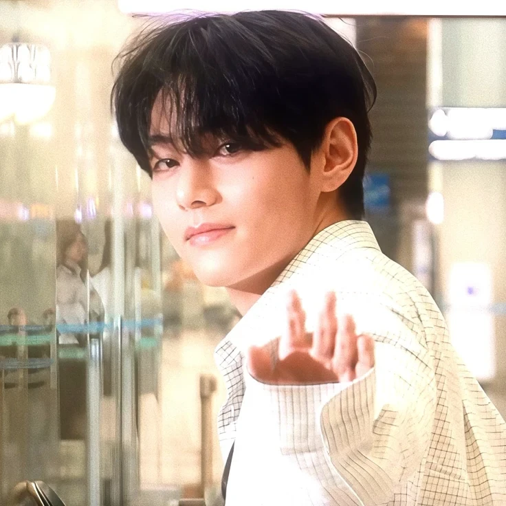 Kim Taehyung thumbnail