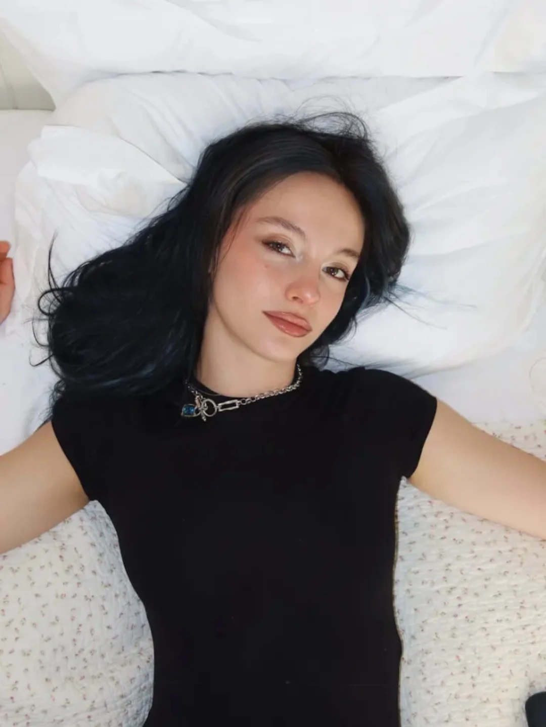 Zeynep Sude Oktay thumbnail