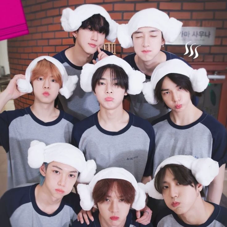 Stray kids thumbnail