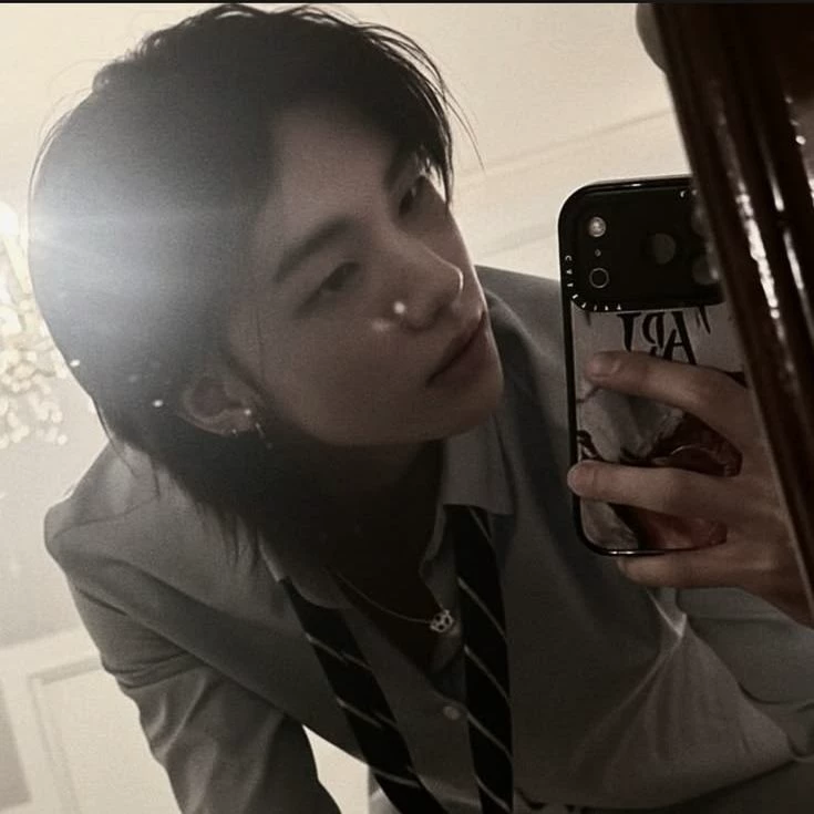 Hyunjin thumbnail