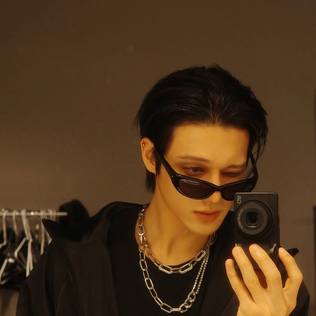Jung Wooyoung (ATEEZ) thumbnail