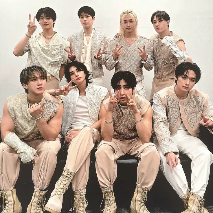 Straykids thumbnail