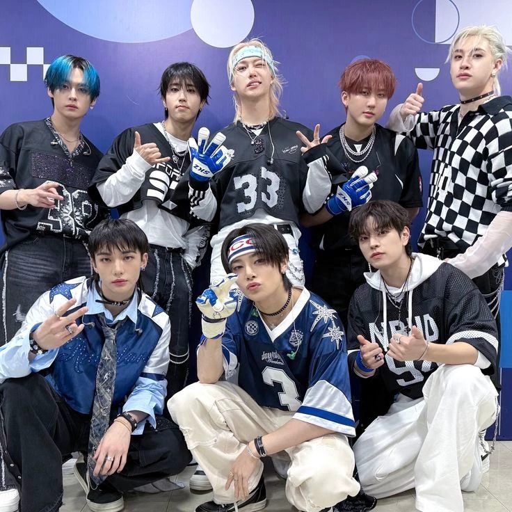 Straykids thumbnail