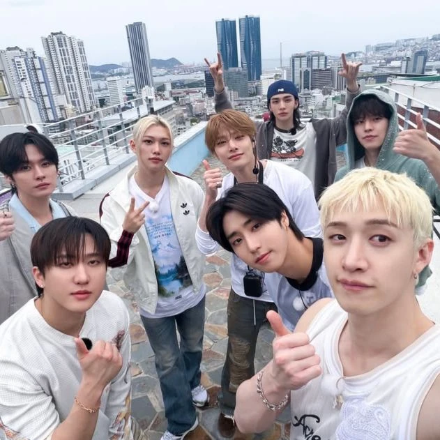 Straykids thumbnail