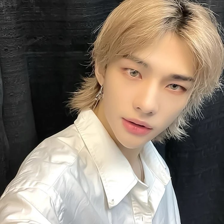 Hwang Hyunjin thumbnail