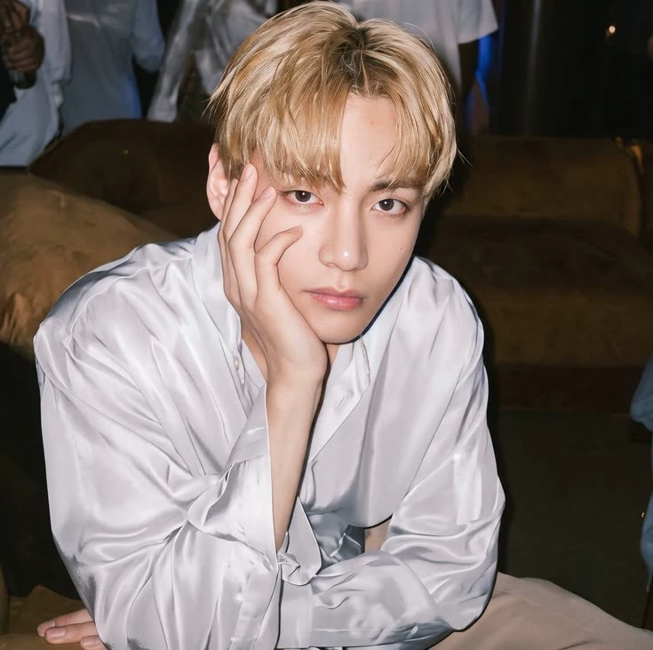 Kim Taehyung thumbnail