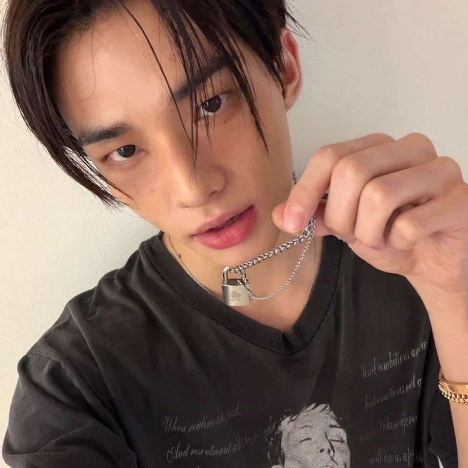 Hyunjin thumbnail