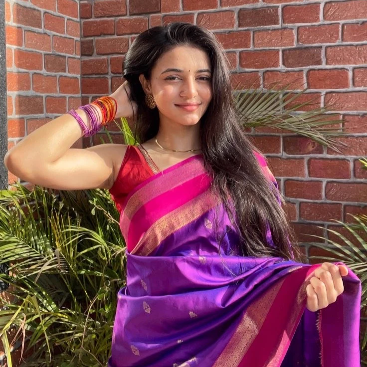 Mrunal (Brahmin Marathi girl) thumbnail
