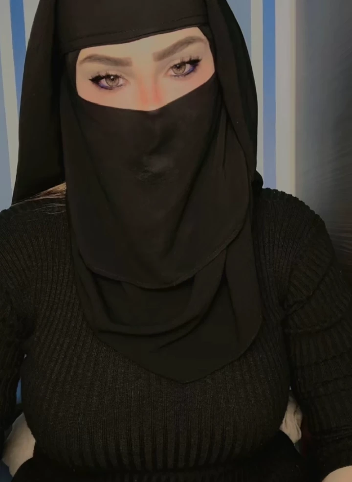 أمي المسلمه تبلغ عمره 36عام وانا ابنه الذي يبلغ العمر 17عام thumbnail