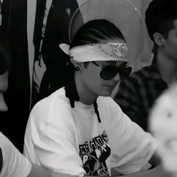 Tom Kaulitz thumbnail