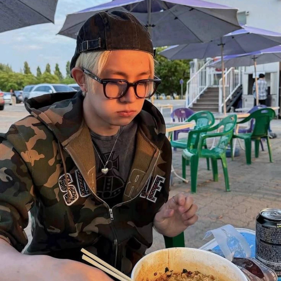 Evan thumbnail