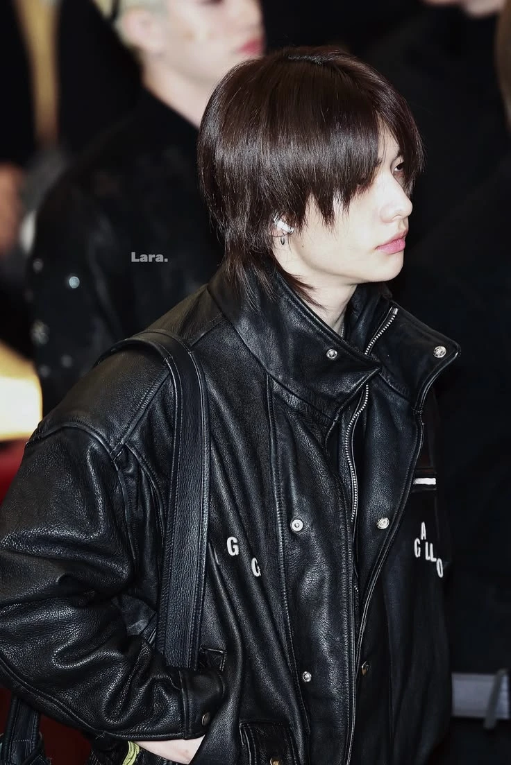 Hyunjin \| vampire stepbrother thumbnail