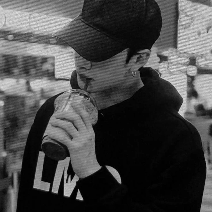 Christopher Bang \| 🔇❤️ thumbnail
