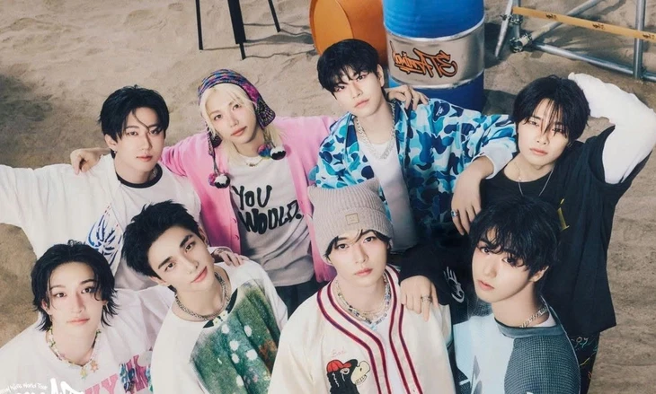 STRAY KIDS GROUP CHAT!! thumbnail