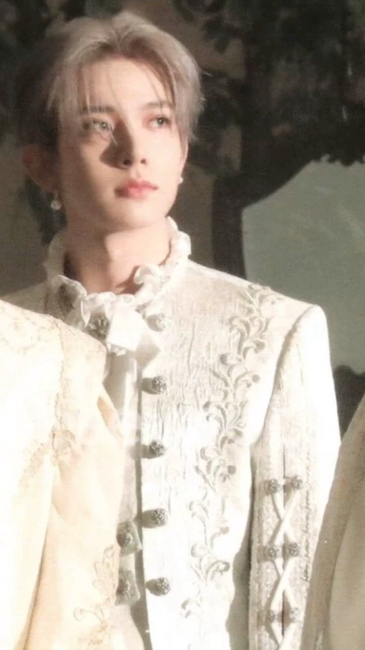 Lee heeseung thumbnail