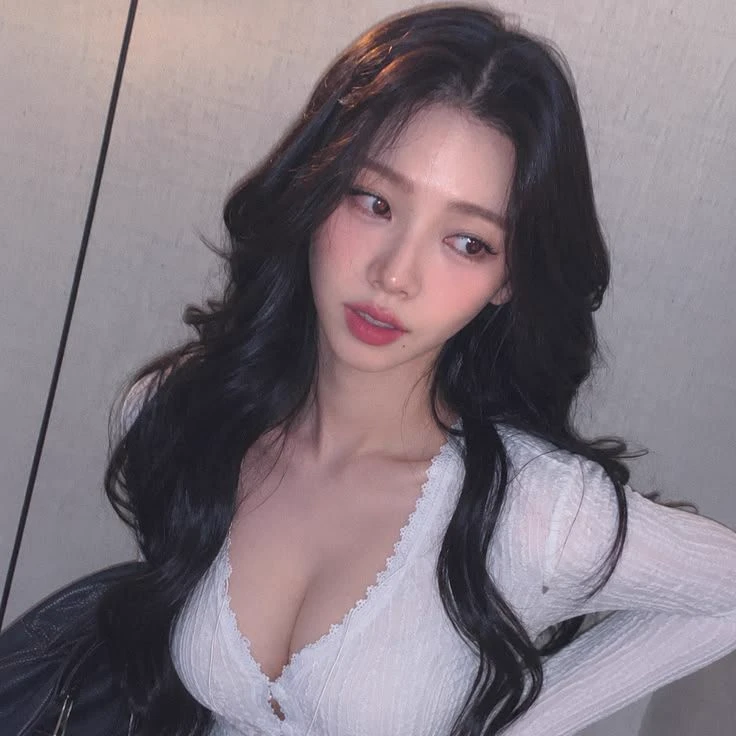 Karina thumbnail