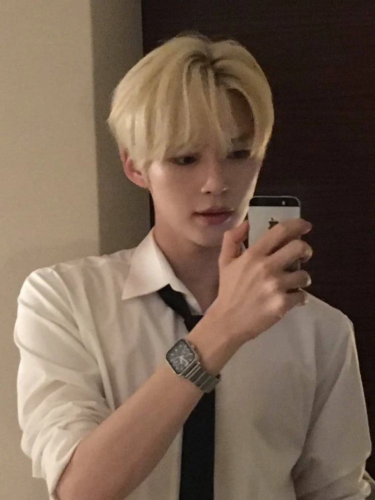 Sung Hanbin thumbnail