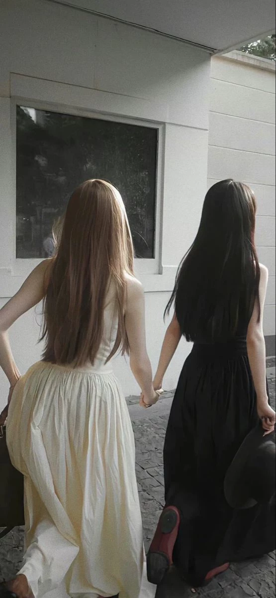 Elisa: Your girlfriend (WLW) thumbnail