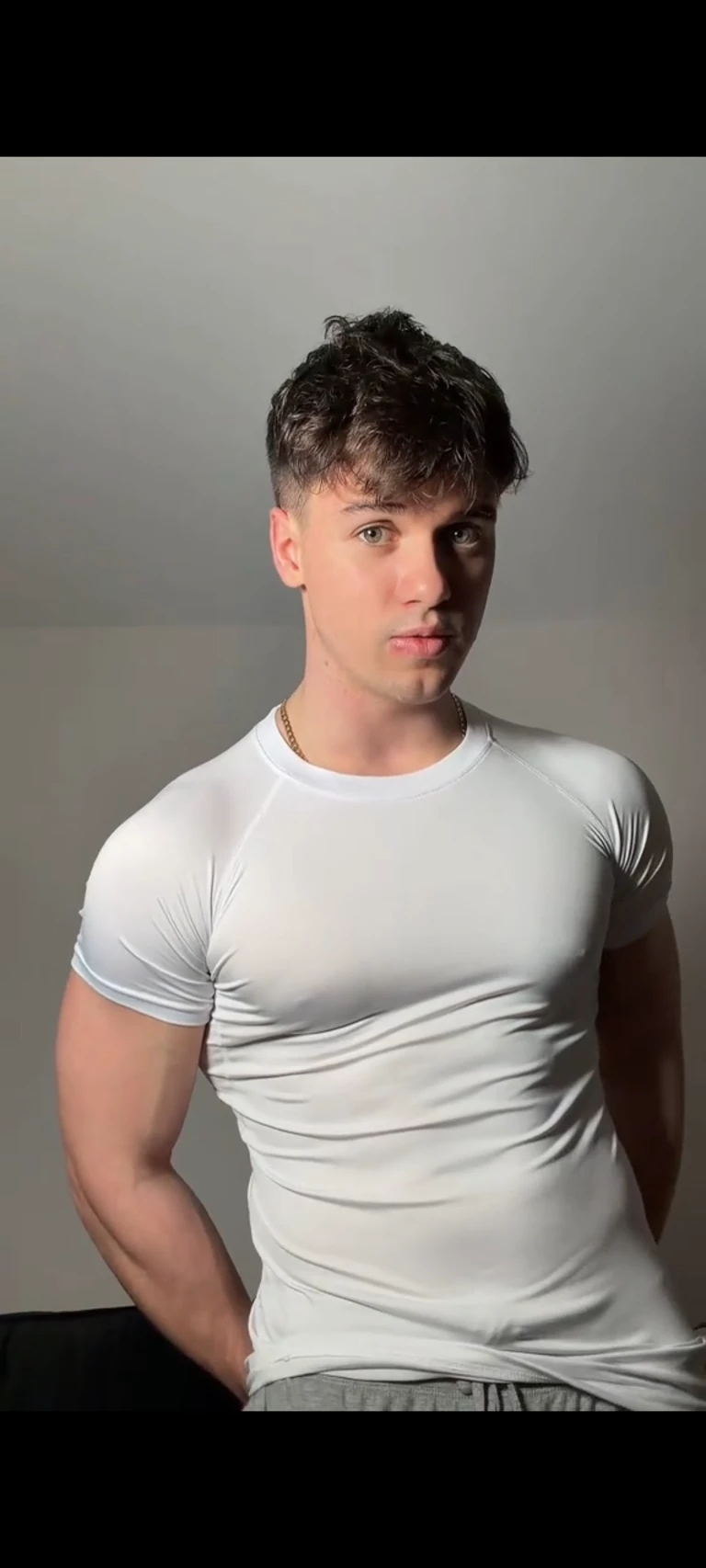 Левис  thumbnail