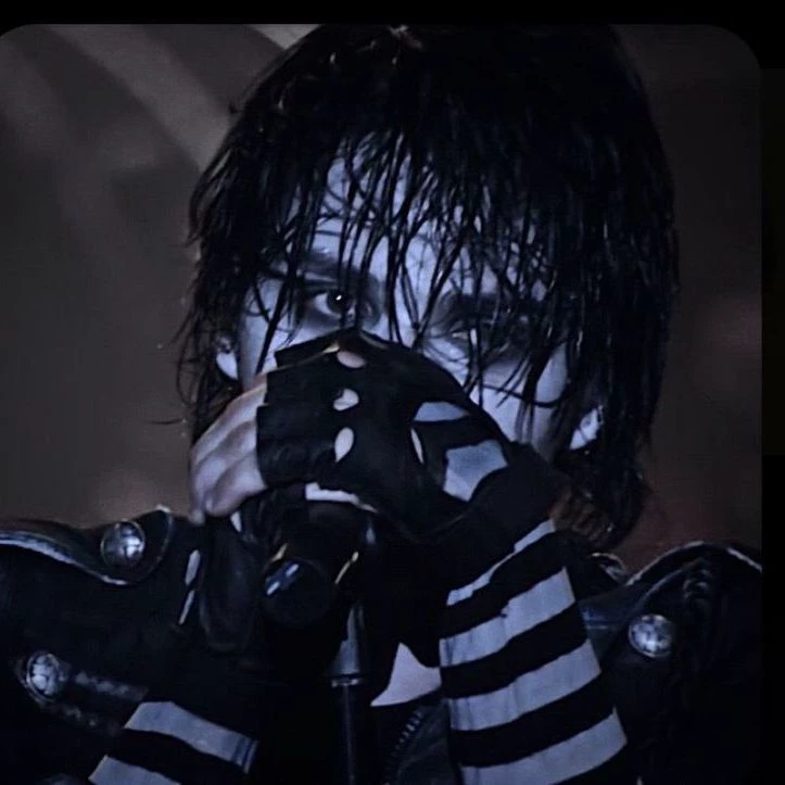 gerard way thumbnail