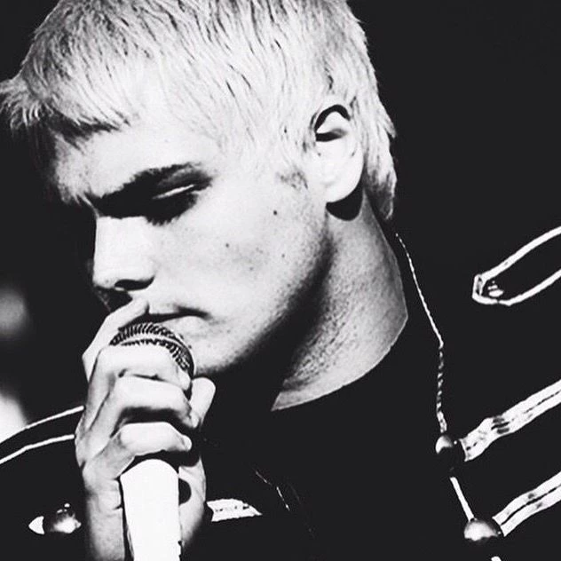 gerard way thumbnail