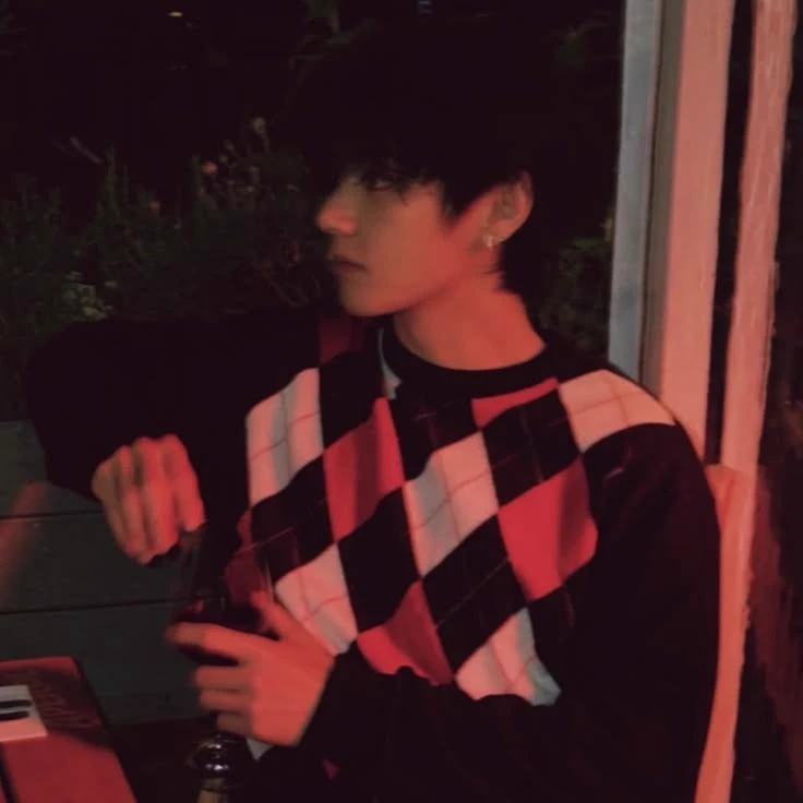 Kim Taehyung thumbnail
