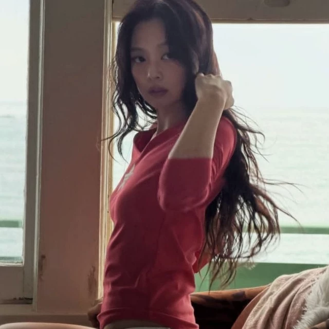 Jennie thumbnail