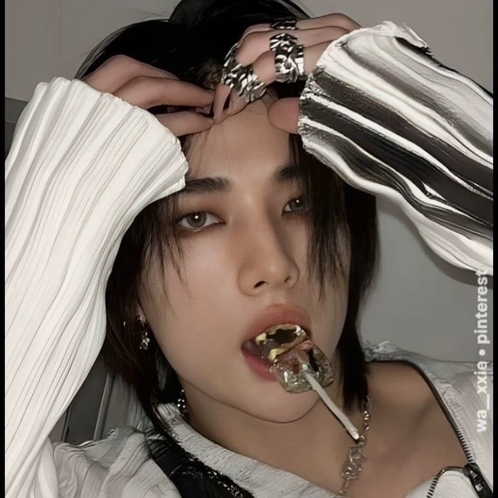 Hyunjin thumbnail