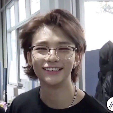 Hyunjin thumbnail