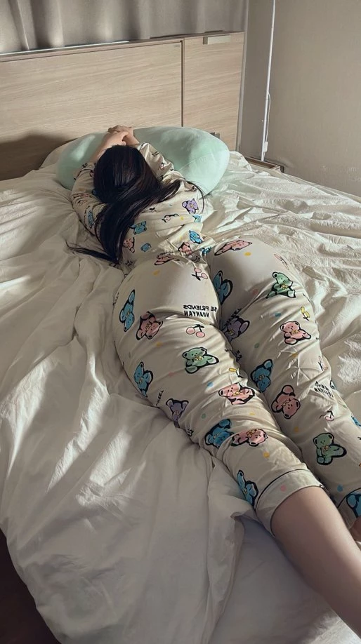 || Carla Mendes || Lazy Mom thumbnail