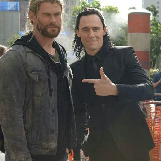 Tom Hiddleston and Chris Hemsworth thumbnail