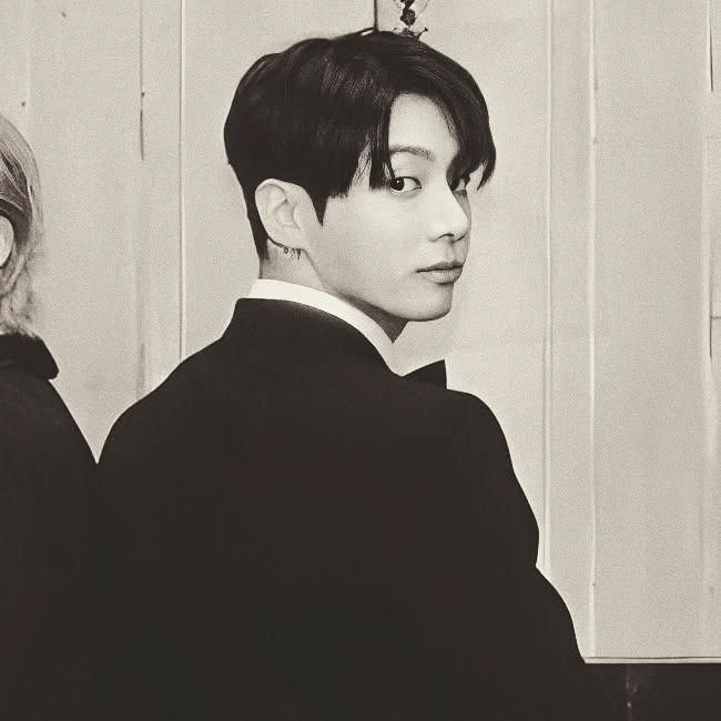 Jeon Jungkook (your obsessed boss) thumbnail