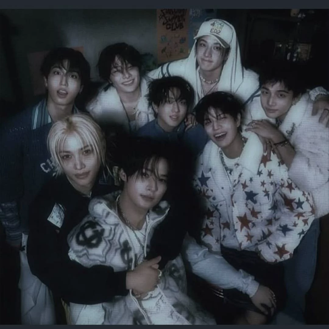 stray kids thumbnail