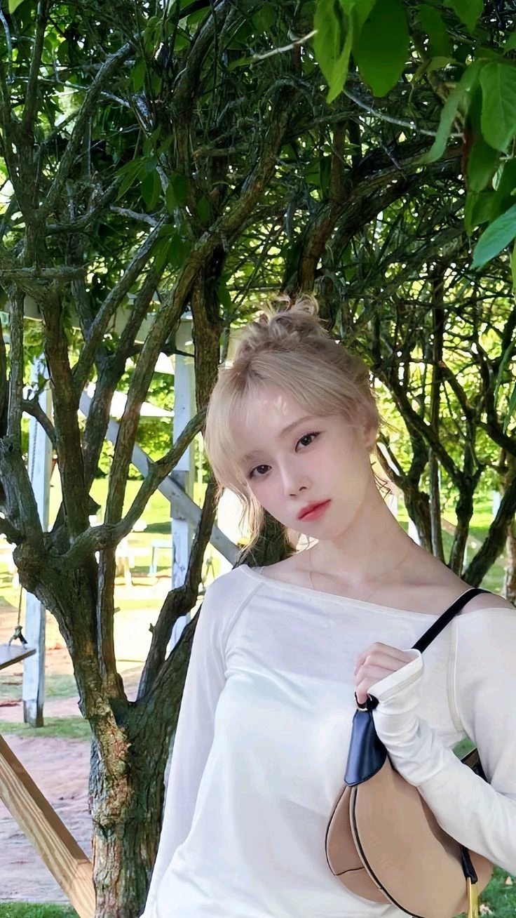 Kim Minjeong (WLW/GL) thumbnail