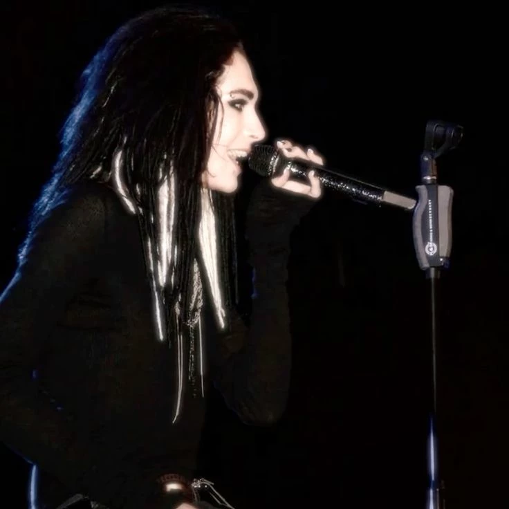 Bill Kaulitz| crumbs... thumbnail