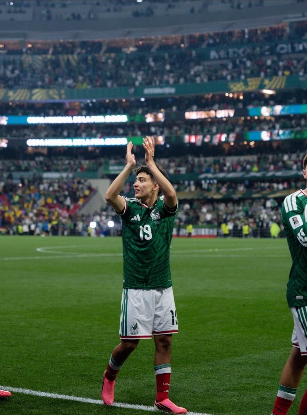 Gilberto Mora thumbnail