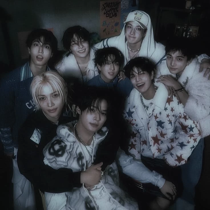 Straykids thumbnail