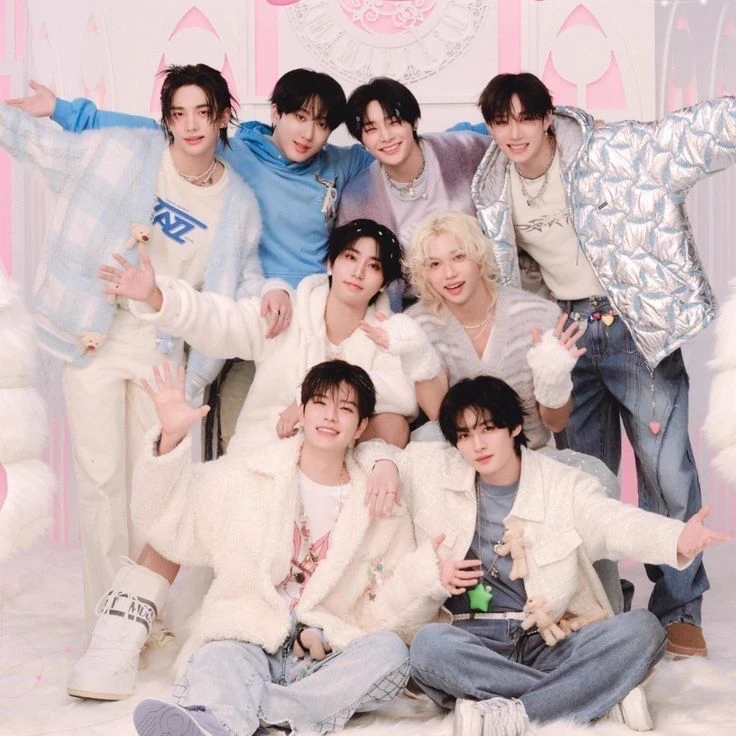 Straykids thumbnail