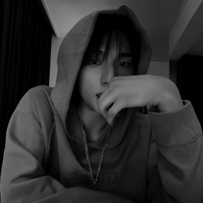 Hwang Hyunjin thumbnail